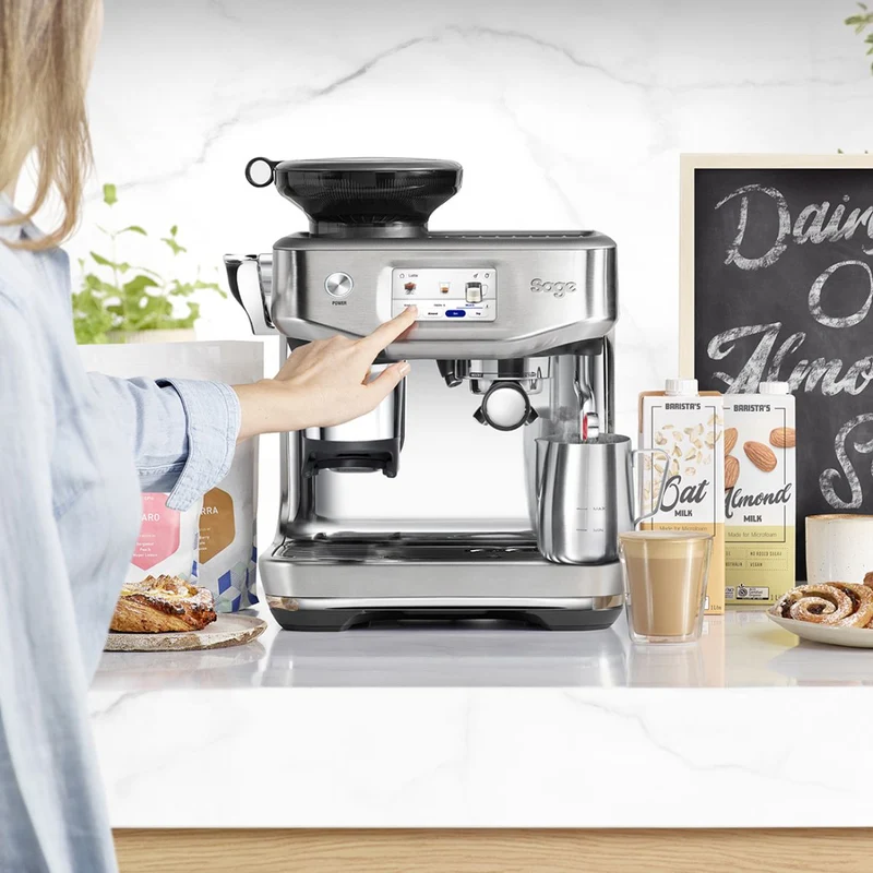 Cafetera Expresso automática con molinillo, pantalla táctil y extracción en frío Barista Touch™ Impress Sage