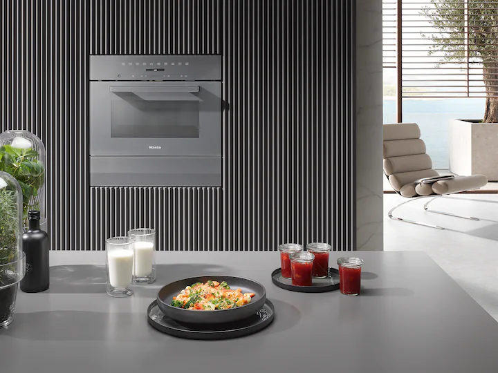 Microondas y horno empotrable M 7244 TC