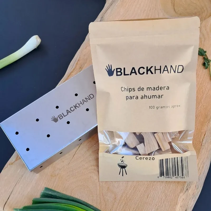 Pack Caja Ahumadora + Bolsa Chips Madera Para Ahumar Cerezo 100gr BlackHand