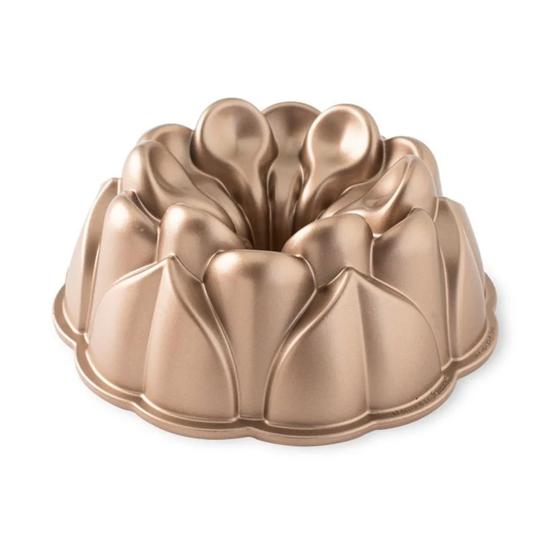 Molde Magnolia Bundt Nordic Ware